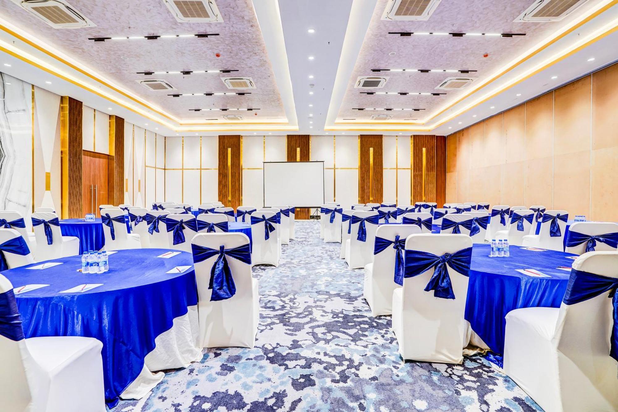 Sunday Hotels And Residences Gurgaon Exterior foto